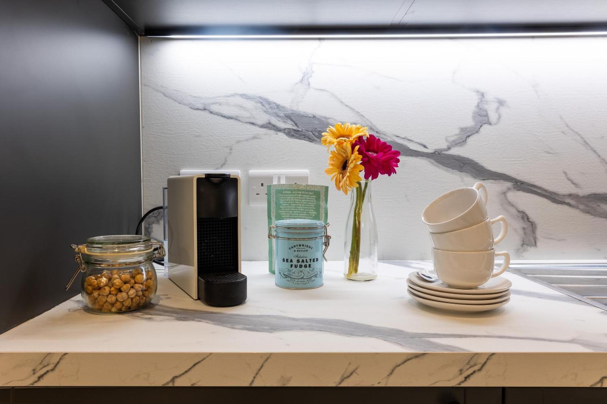 Apartment Brand New! Boutique Style *